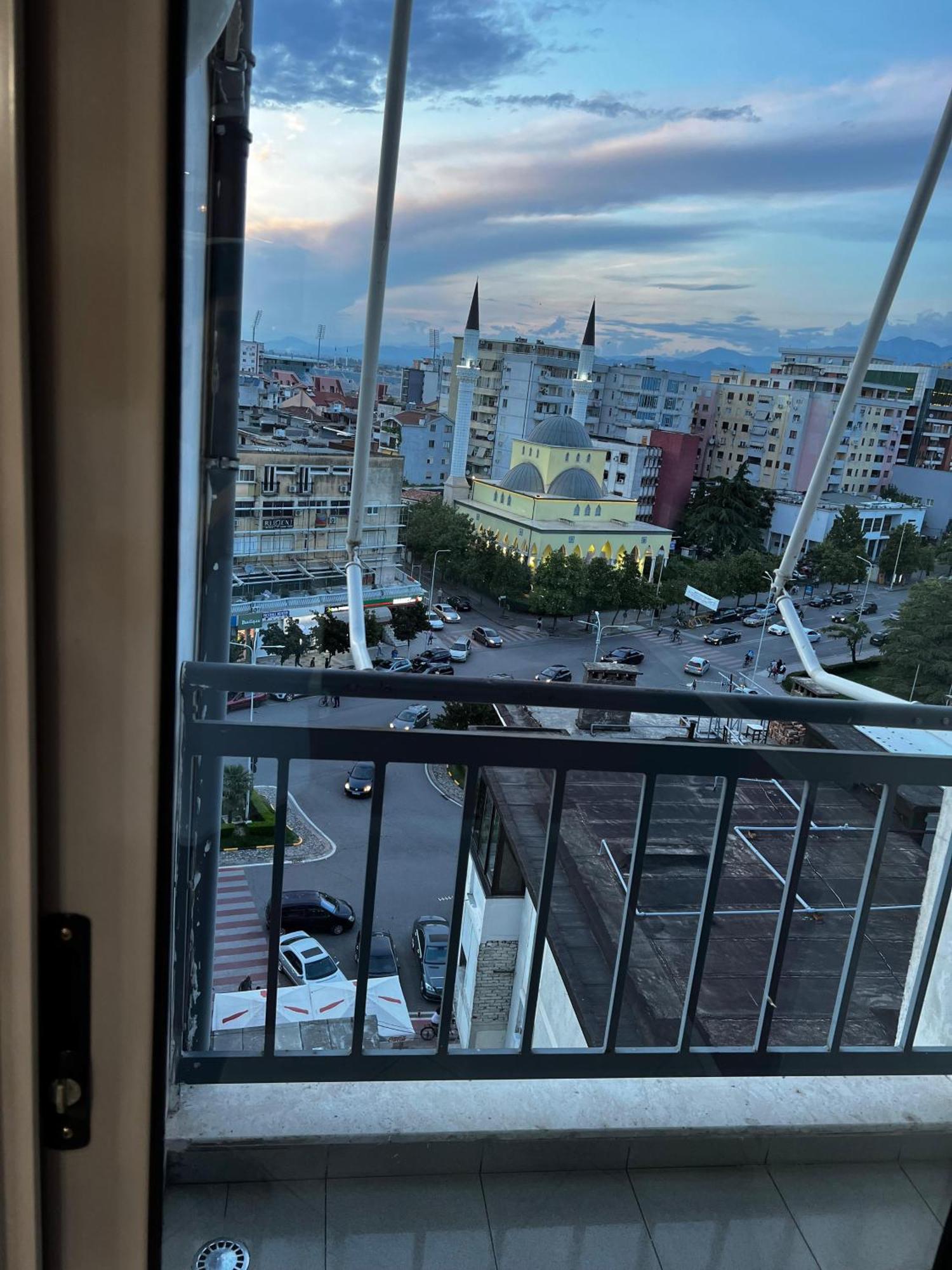 Amy'S Luxury Appartment Szkodra Zewnętrze zdjęcie