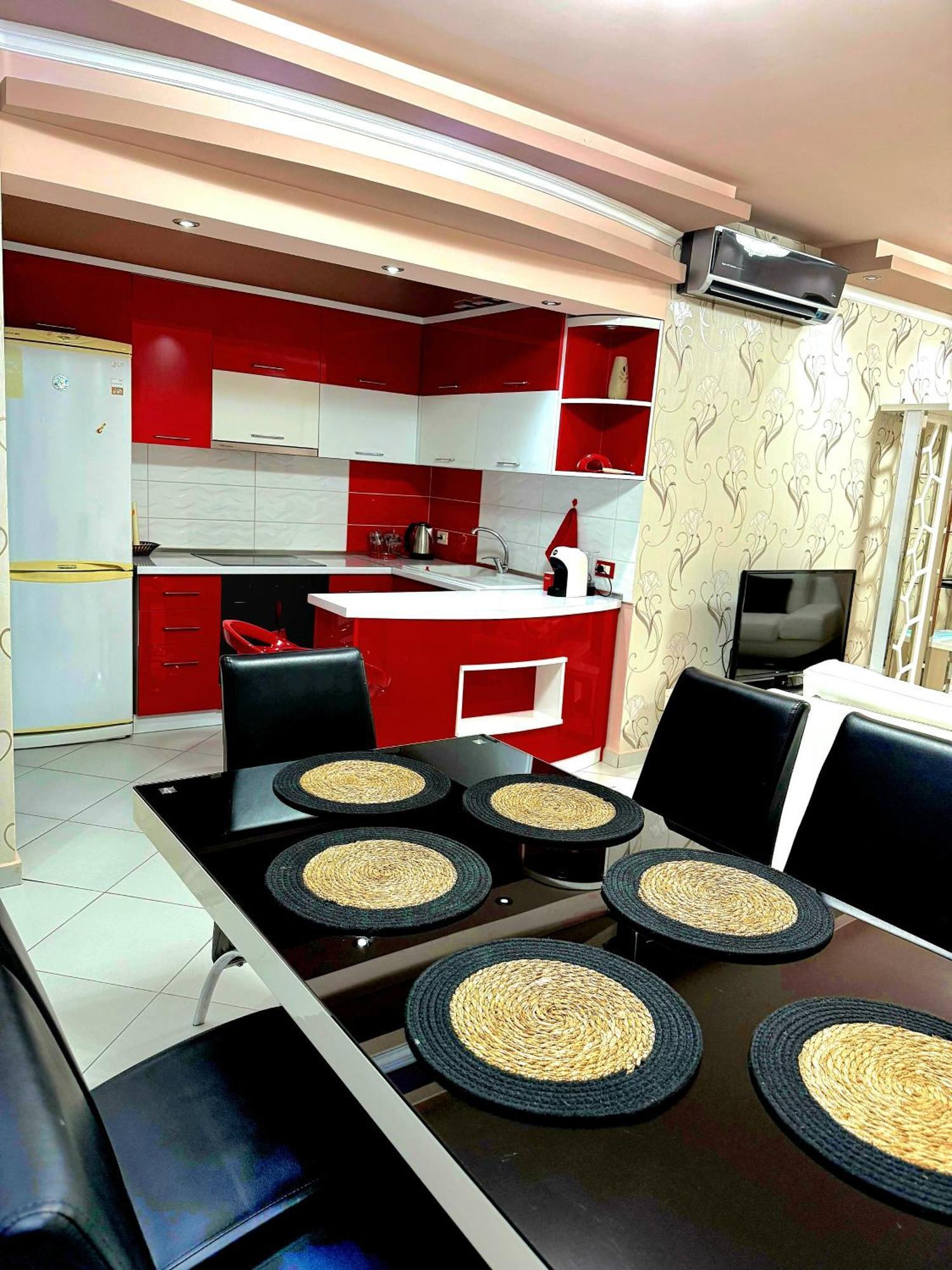 Amy'S Luxury Appartment Szkodra Zewnętrze zdjęcie