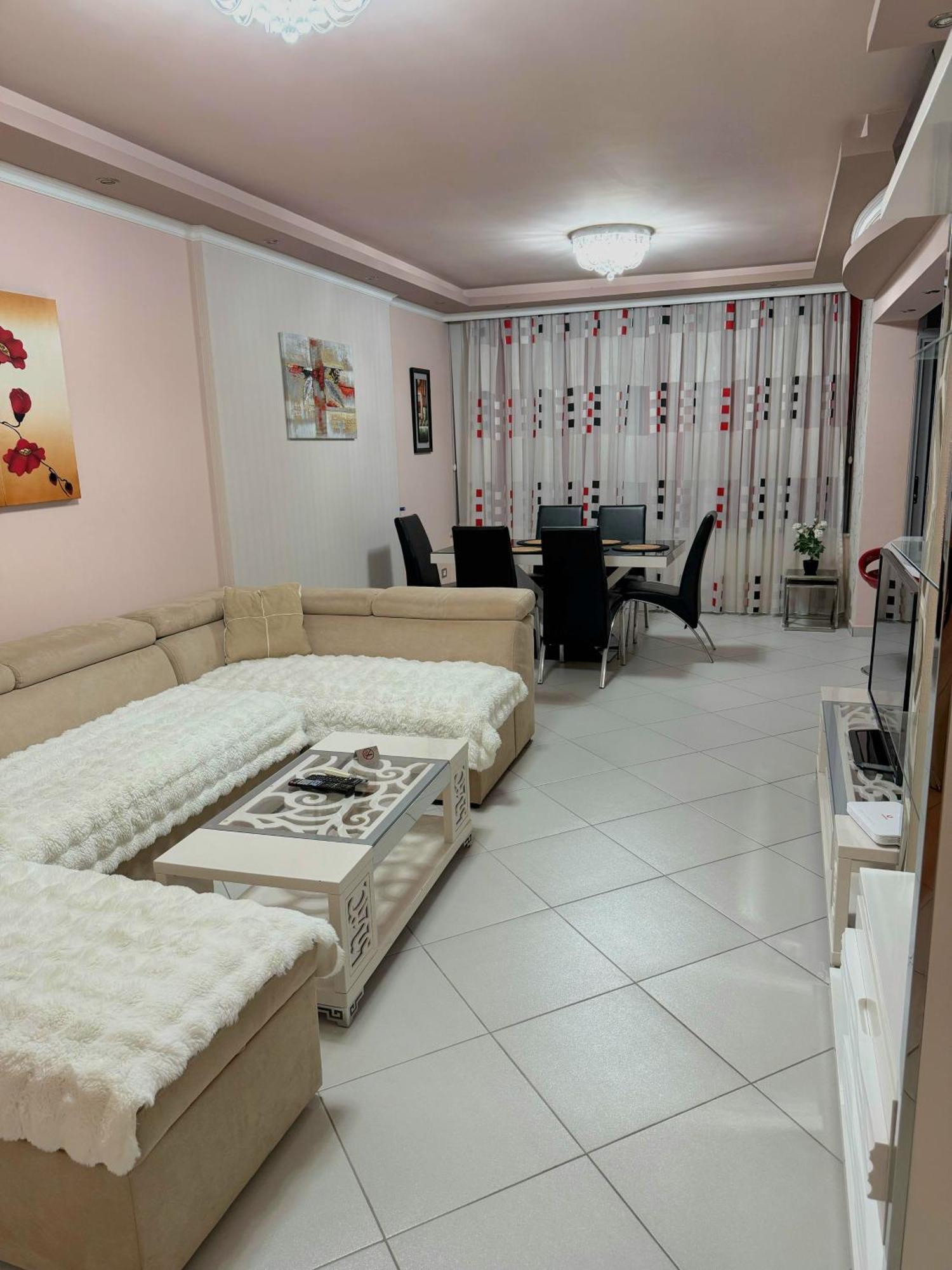 Amy'S Luxury Appartment Szkodra Zewnętrze zdjęcie