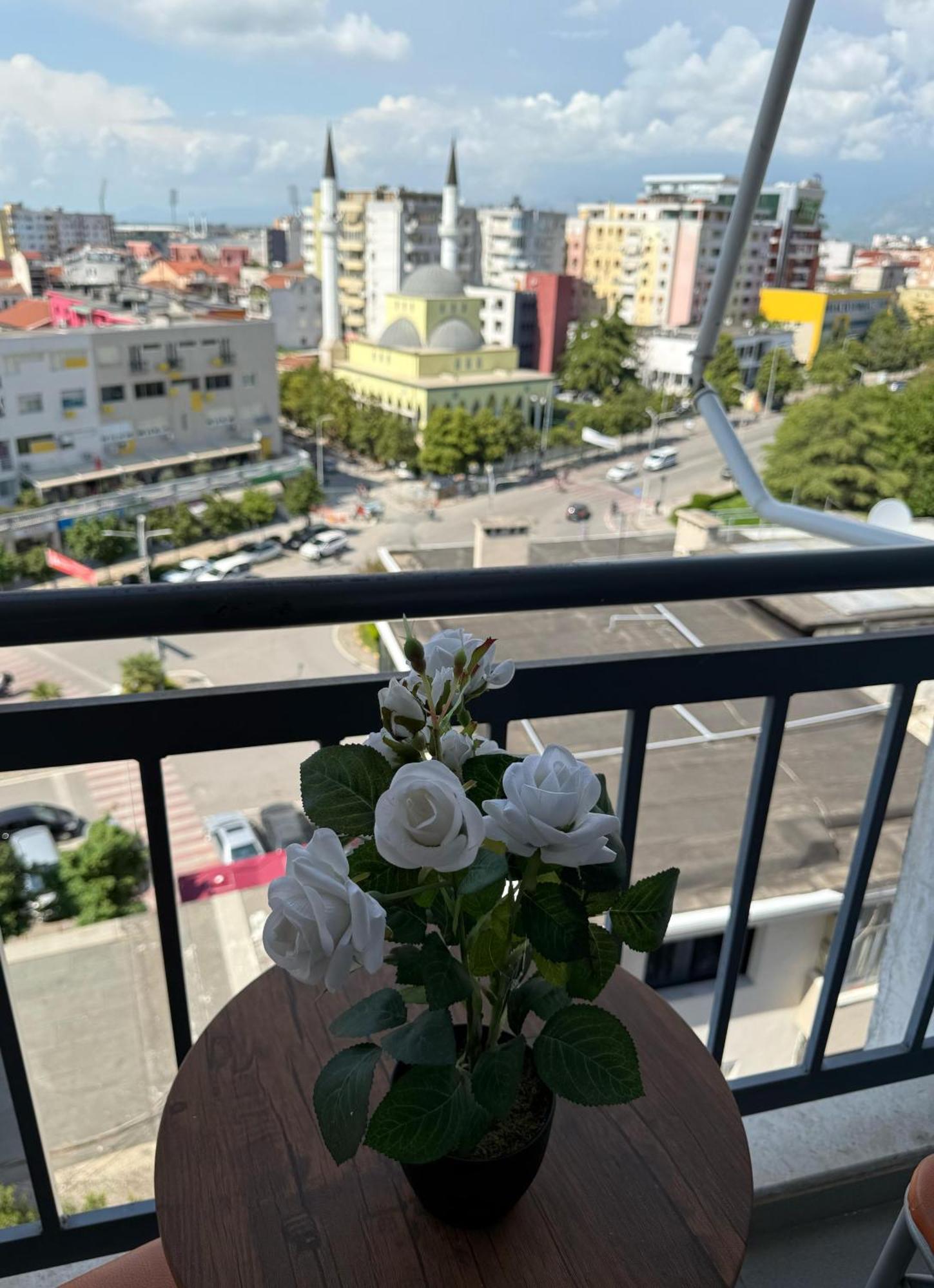 Amy'S Luxury Appartment Szkodra Zewnętrze zdjęcie